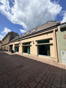 Ponúkame na odstúpenie bar v centre Košíc.Nachádza sa v prec