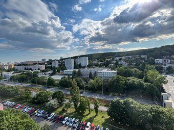 Predaj garáže vrátane pozemku pod garážou o výmere 19m2 na P