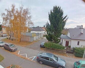 So súhlasom majiteľa Vám ponúkame na predaj veľký 3-izbový b