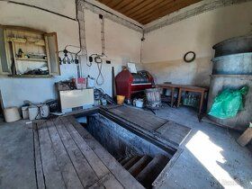 🏡 Na predaj dom s vinárskymi pivnicami a veľkým pozemkom – P