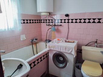Typ: Rodinný dom Obec: Lekárovce
 
Realitná kancelária Bývaj