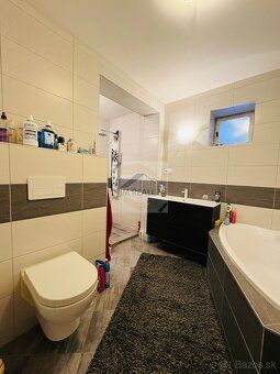 Ponúkame priestranný rodinný dom na pozemku 970 m² s úžitkov