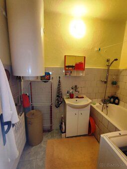 Ponuka - na predaj 3 izbový byt s balkónom s garážou a záhra