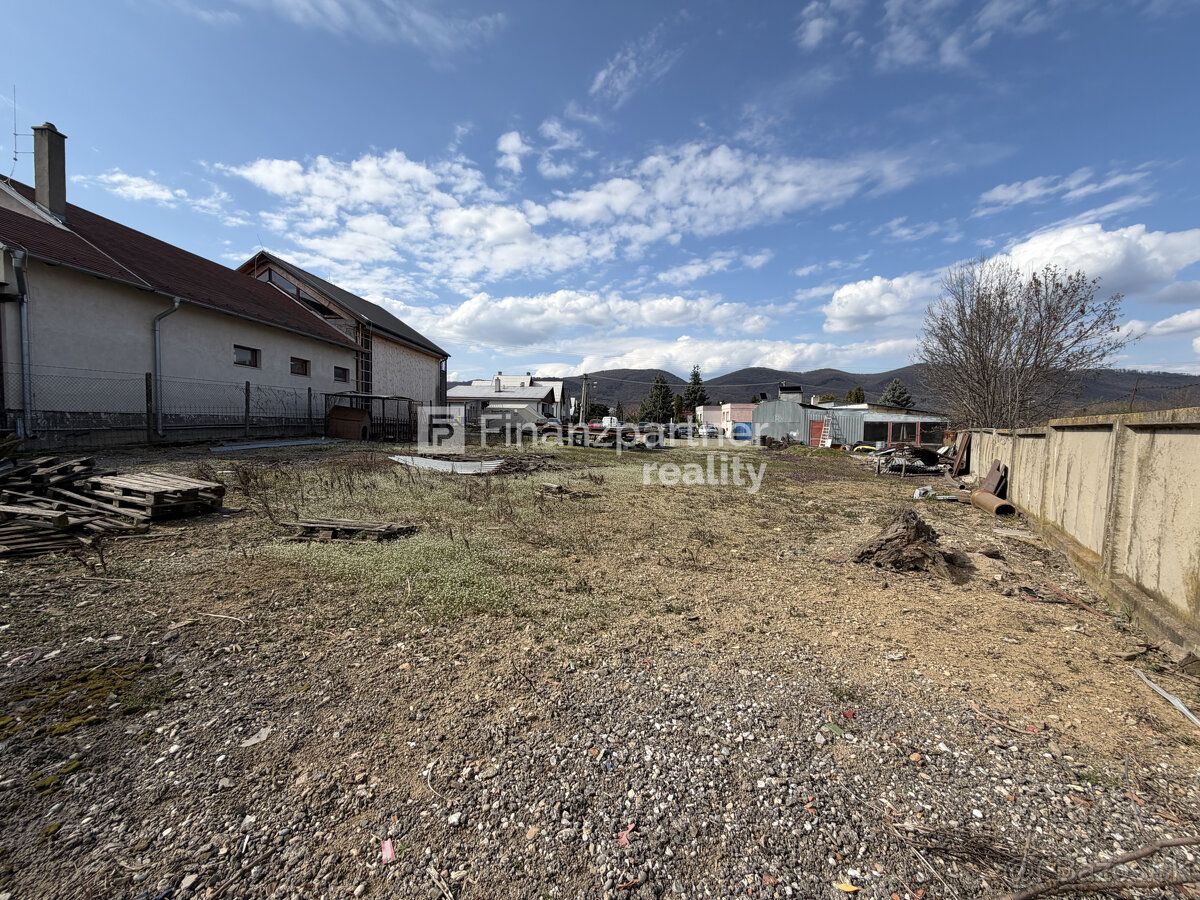Typ: Pozemky - komerčné Obec: Dolné Orešany
F039-14-LUVA
Zák