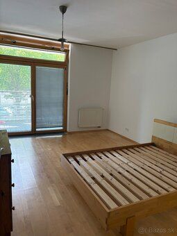 Ponúkam na prenájom 4i 120m2 veľký, slnečný nefajčiarsky byt