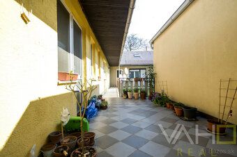 NA PREDAJ: 5-IZBOVÝ TEHLOVÝ BYT S TERASOU
Trnava – Kapitulsk