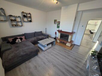 Exkluzívne ponúkam na predaj pekný,svetlý, moderný a zrekonš