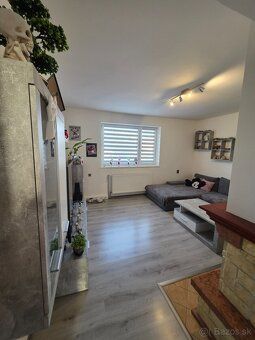 Exkluzívne ponúkam na predaj pekný,svetlý, moderný a zrekonš