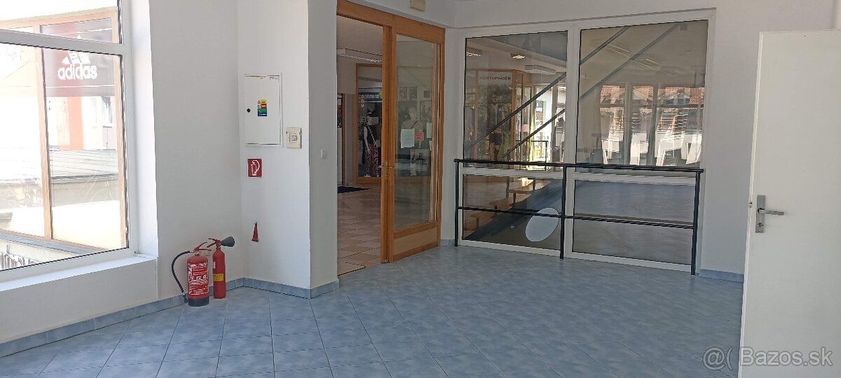 Prenájom obchodného priestoru – 60 m²
Ponúkame na prenájom o