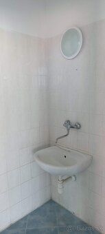 Prenájom obchodného priestoru – 60 m²
Ponúkame na prenájom o