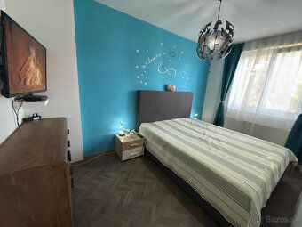 Krásny, rekonštruovaný 3 izbový byt je na predaj. Nachádza s