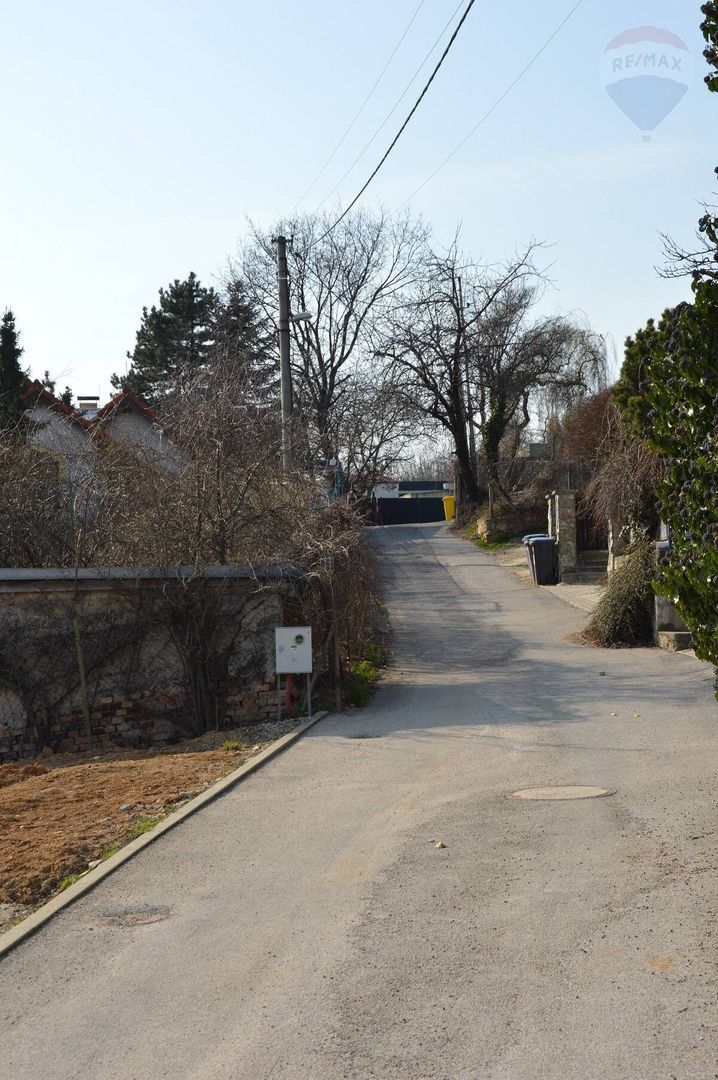 Exkluzívne iba u nás.
Realitná kancelária REMAX ponúka na pr