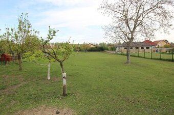 Ponúkam na predaj pozemok o výmere 1424 m² nachádzajúci sa v