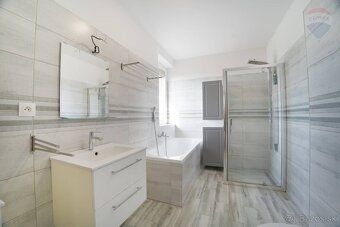 Realitná kancelária RE/MAX Vám exkluzívne ponúka na predaj 4