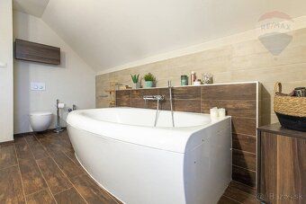 Relitná kancelária RE/MAX Vám vo výhradnom zastúpení ponúka 