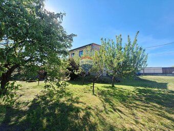 4-izbový dom s veľkorysým pozemkom (1251 m²) v tichej uličke