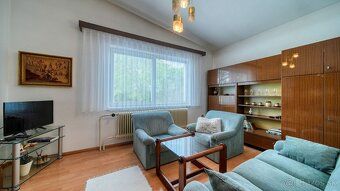 REMAX ponúka na predaj čiastočne podpivničený 6-izbový rodin