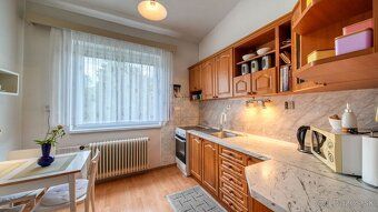 REMAX ponúka na predaj čiastočne podpivničený 6-izbový rodin