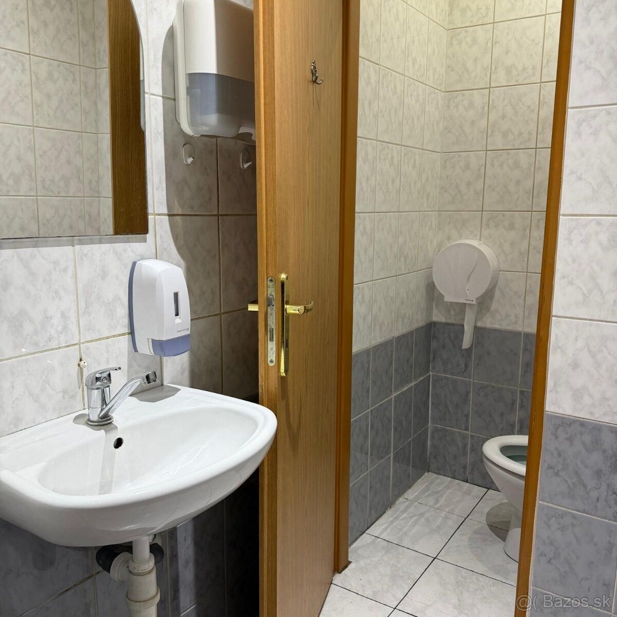 Ponúkame na prenájom nebytový priestor v obci Smolenice na f