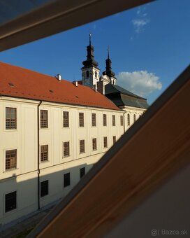 Ponúkame na prenájom priestranný a štýlový 2-izbový byt v pr