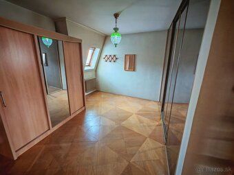 Ponúkame na predaj exkluzívne viacúčelové obchodno-administr