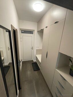 Ponúkam na dlhodobý prenájom novučičký apartmánový byt v nov