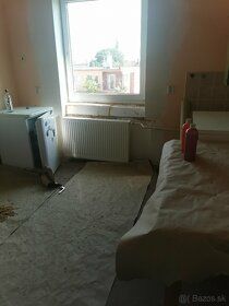 Ponúkame na predaj 2 poschodový rodinný dom v centre mesta V