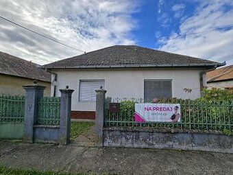 Ponúkame na predaj rodinný dom v obci Keť na pozemku s rozlo