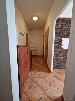 Ponúkame na predaj priestranný 3-izbový byt (72 m²) na Štúro
