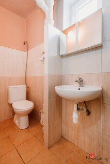 Ponúkame na predaj nepodpivničený rodinný dom v tichej a prí