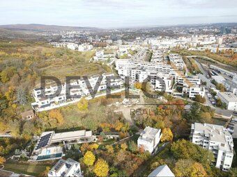 DeveloX Reality ponúkame na predaj slnečný a svahovitý pozem