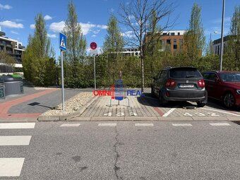 Ponúkame na prenájom vonkajšie parkovacie miesto v Slnečnici