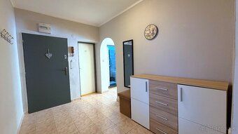 Ponúkame na predaj priestranný a veľmi príjemný 3-izbový byt