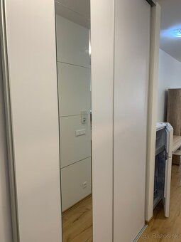 Prenajmem byt , Nový Ružinov 38 M2, balkón 4,5 M2 , parkovis