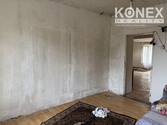 ID:4091 Ponúkame na predaj rodinný dom v obci Drahňov:
jedná