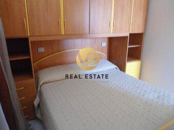 Stanislava Hoppe +421 910 318 899 e-mail:
 V2 Real Estate po
