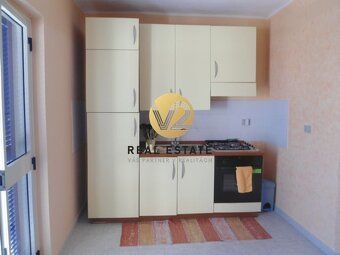 Stanislava Hoppe +421 910 318 899 e-mail:
 V2 Real Estate po