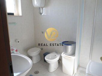 Stanislava Hoppe +421 910 318 899 e-mail:
 V2 Real Estate po