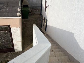 Typ: 3-izbový byt Ulica: Vir Obec: Vir
Nové Bývanie RK Vám p