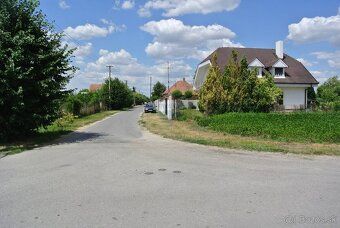 Predaj pozemku 1387 m2, Veľký Meder - Ižop
Realitná kancelár