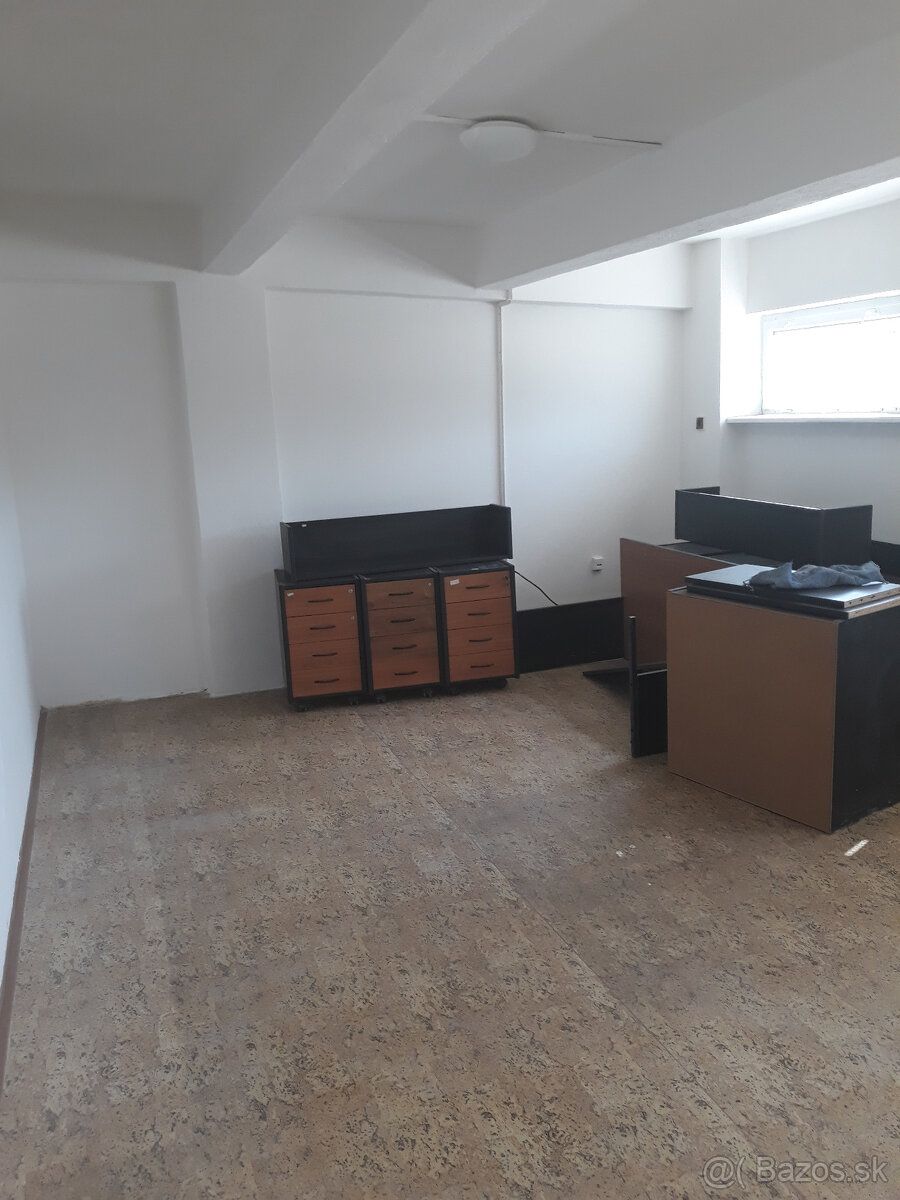 Prenájom kancelárie, skladu na adrese Trnavská cesta 102, Br