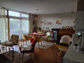 TOP PONUKA - SAMOSTATNÝ - Bungalov 520m2 pozemok- moderný,za