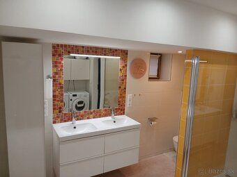 TOP PONUKA - SAMOSTATNÝ - Bungalov 520m2 pozemok- moderný,za