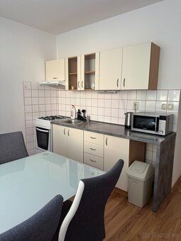 Ponúkame na prenájom 2iz.byt 52m2 + 8m2 pivnica, na Mojmírov