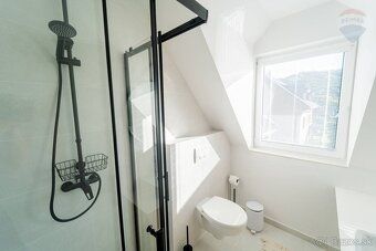 RE/MAX JOY dáva do pozornosti 3 izbový byt s podkrovím v Mýt