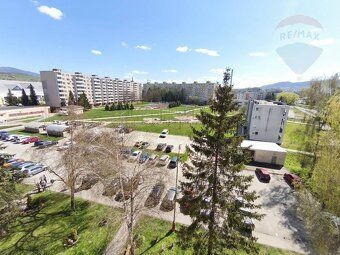 Ponúkam na predaj veľký, svetlý 3-izbový byt o výmere 84 m2,