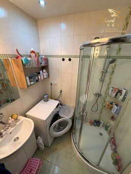 Ponúkame na predaj priestranný 4-izbový byt s balkónom vo vy