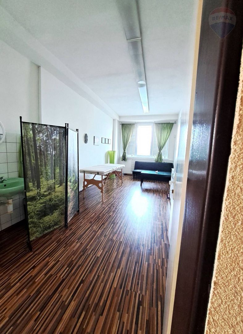 Realitná kancelária RE/MAX Vám ponúka na prenájom kancelársk