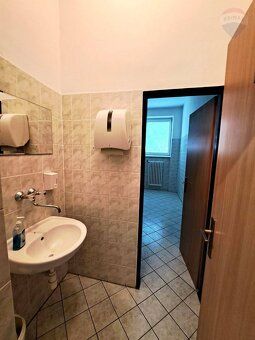 Realitná kancelária RE/MAX Vám ponúka na prenájom kancelársk