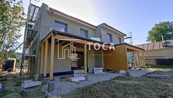 TOCA real – predaj dvoch moderných dvojpodlažných murovaných